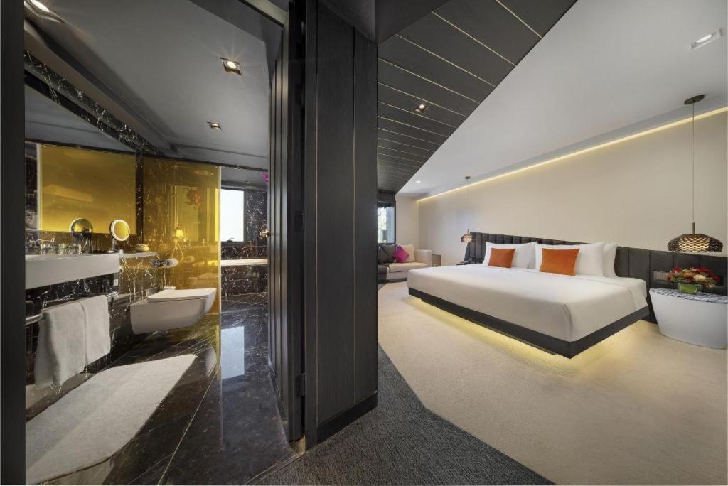 Blossom House Houhai